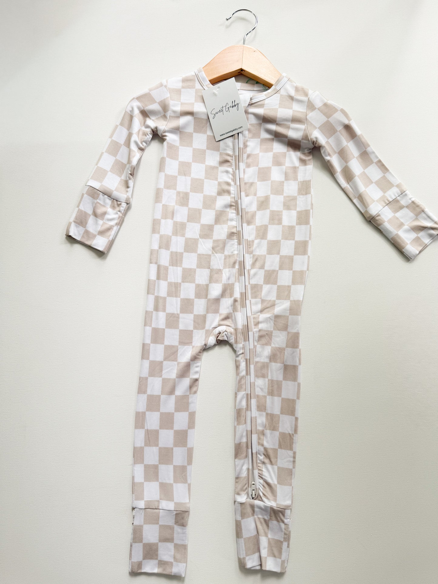 Neutral Checkered Zippie