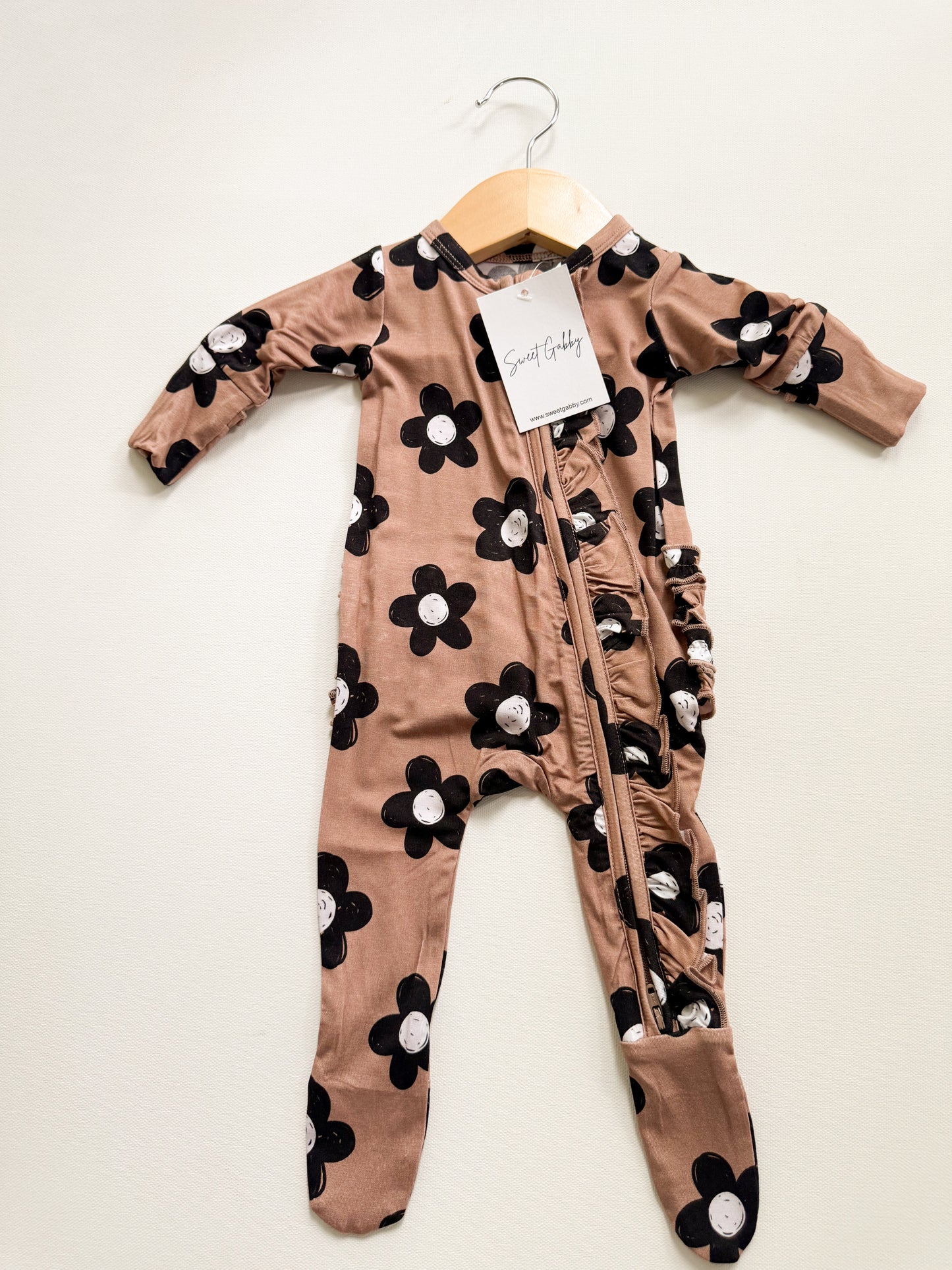 Daisy Ruffle zippie
